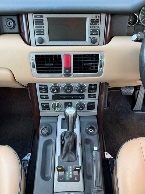 Land Rover Range Rover 2004 Land Rover Range Rover 4.4 V8 Vogue Ju Silver #17