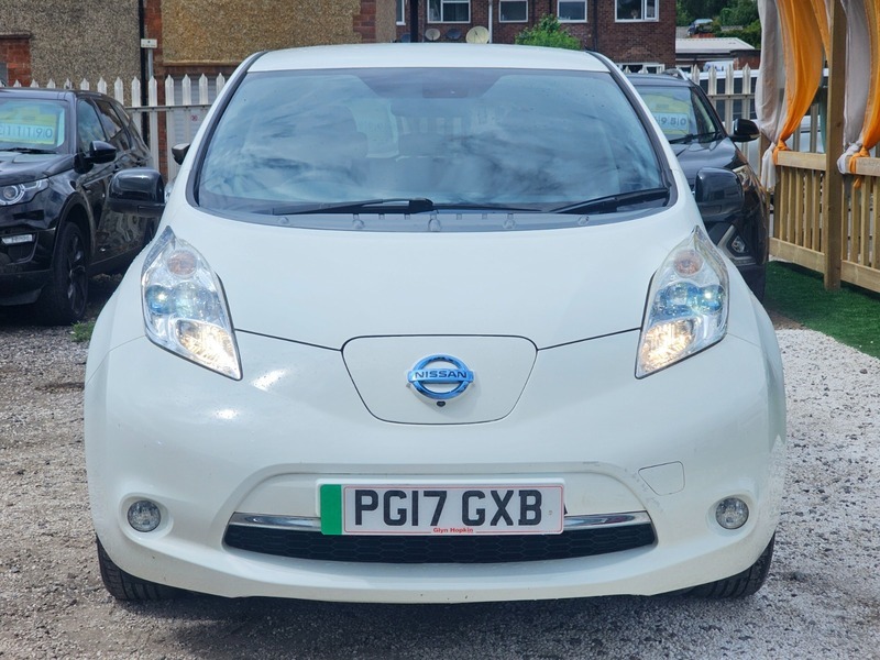 Nissan Leaf 30Kwh Black Edition White #2