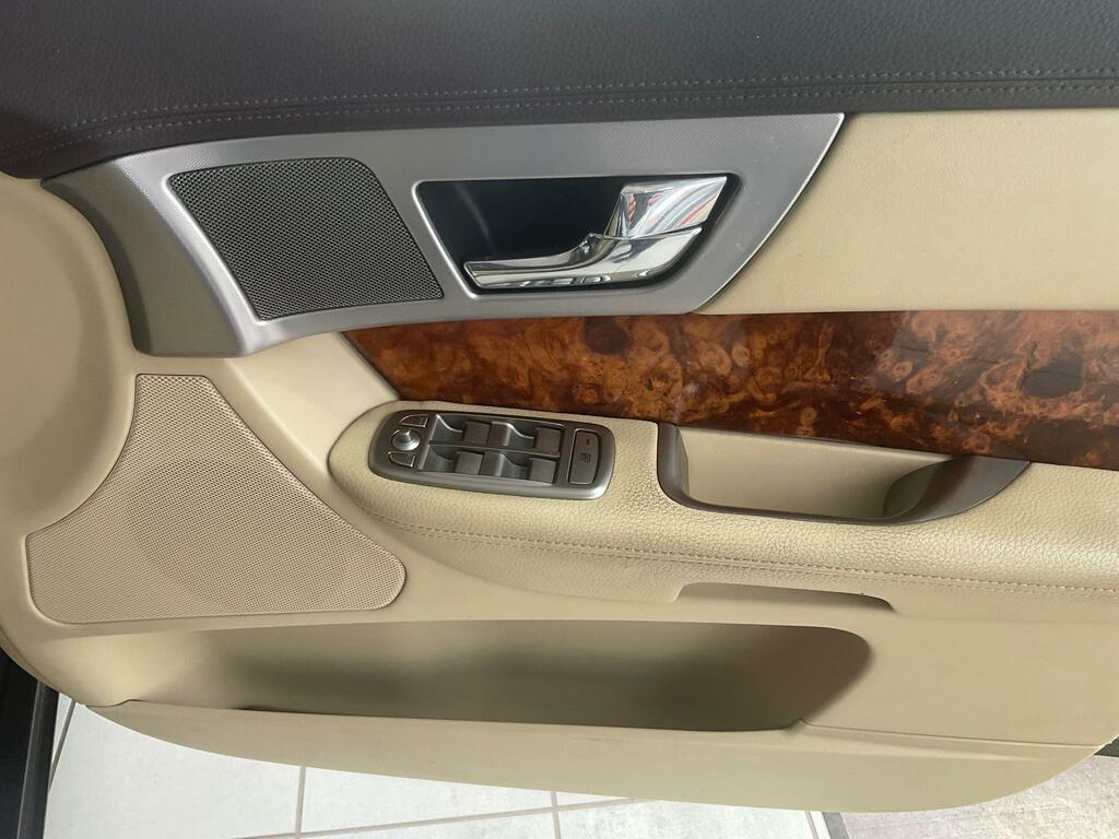 Jaguar XF 3.0D V6 Premium Luxury Euro 5 Silver #14