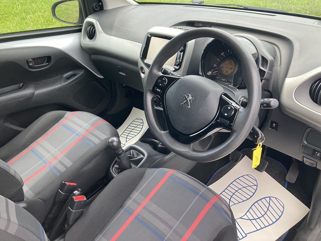Peugeot 108 Active Silver #2