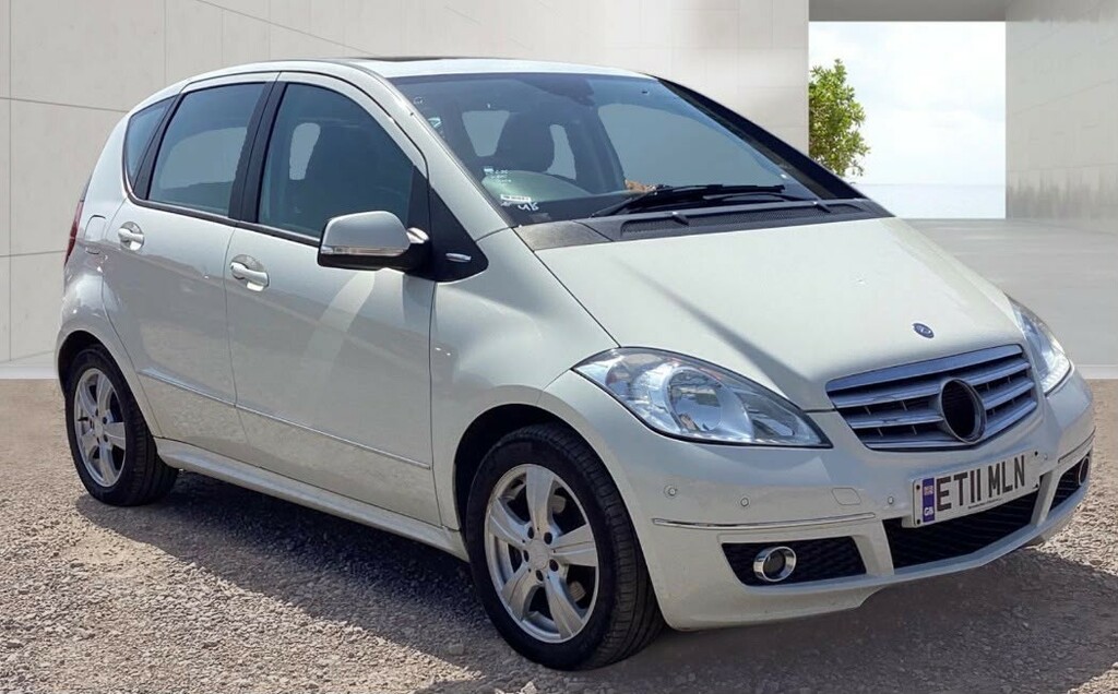 Mercedes-Benz A Class 1.5 A160 Avantgarde Se Cvt White #1