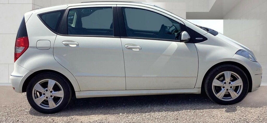 Mercedes-Benz A Class 1.5 A160 Avantgarde Se Cvt White #2