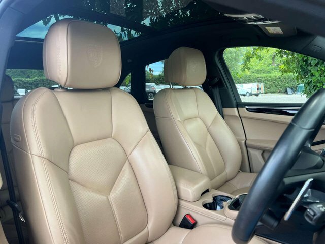 Porsche Macan 2.0T T Suv LV72XCJ Red #5