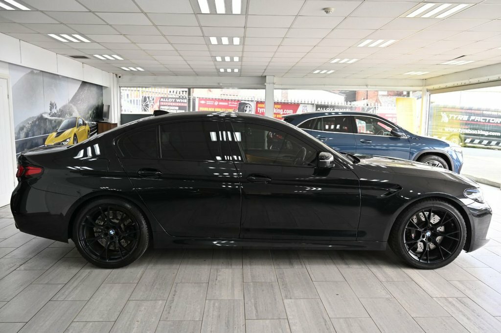 BMW M5 Saloon Black #3