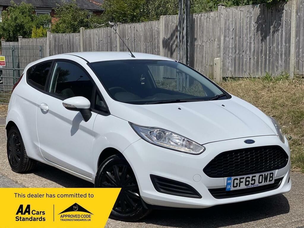 Ford Fiesta Hatchback 1.25 Style Euro 6 201565 White