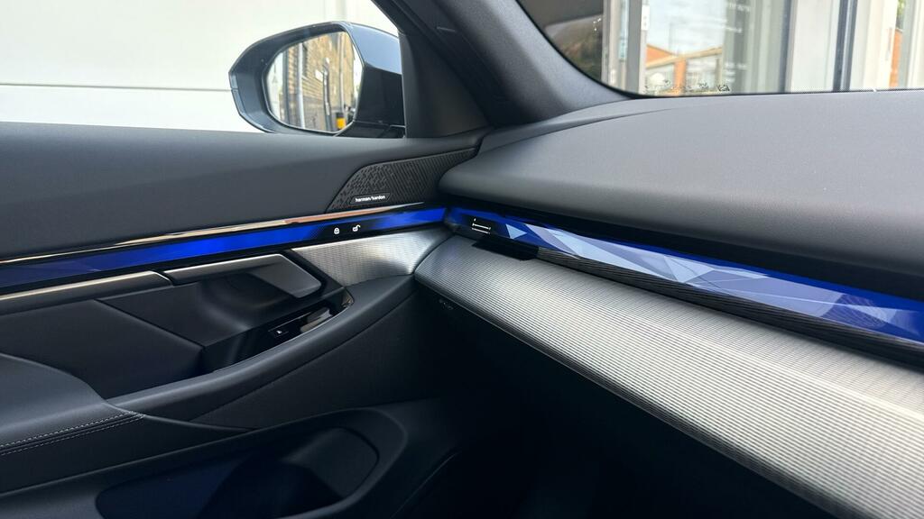 BMW 5 Series 550E Xdrive M Sport Black #30