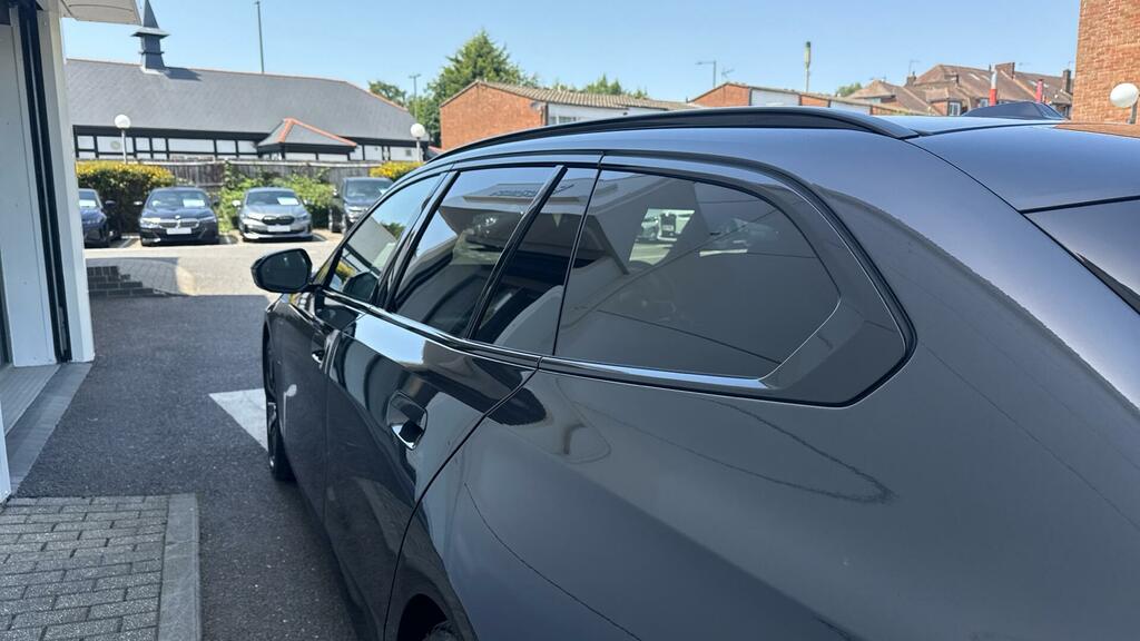 BMW 5 Series 550E Xdrive M Sport Black #44