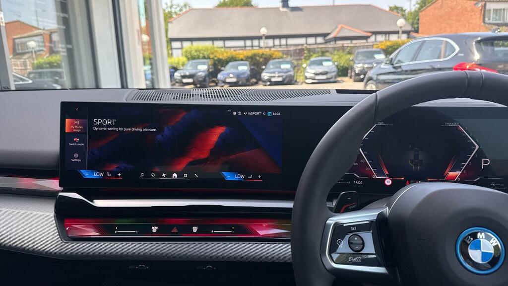 BMW 5 Series 550E Xdrive M Sport Black #40