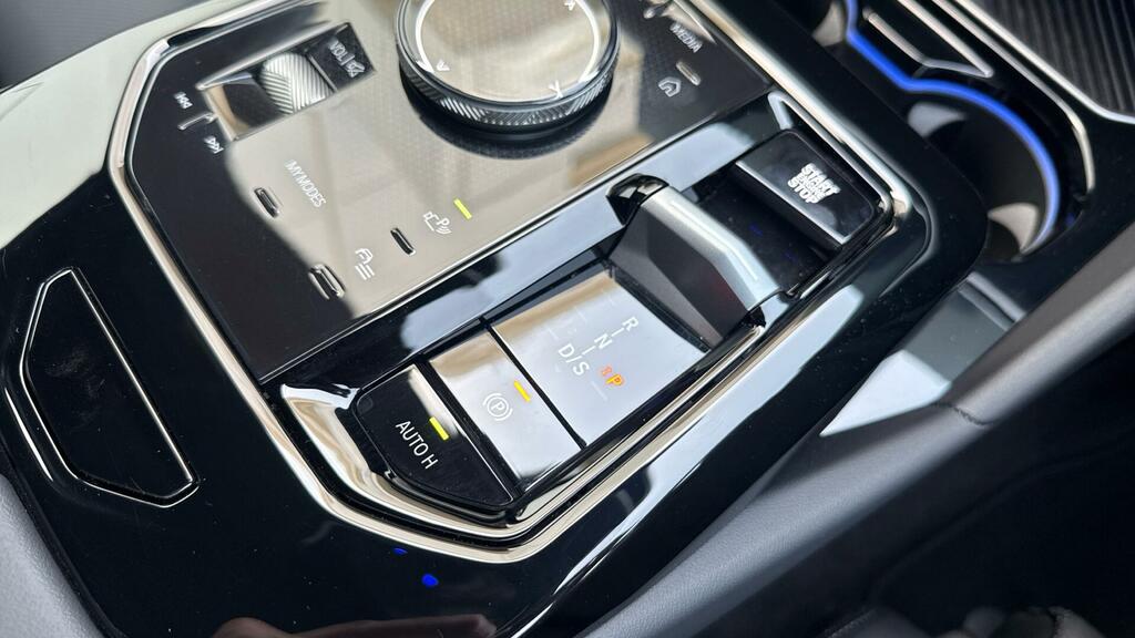 BMW 5 Series 550E Xdrive M Sport Black #36