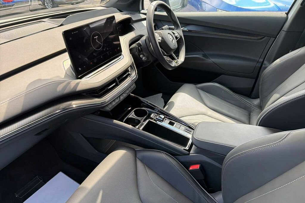 Skoda ENYAQ 220Kw Vrs 82Kwh 4X4 HK72WMV White #2