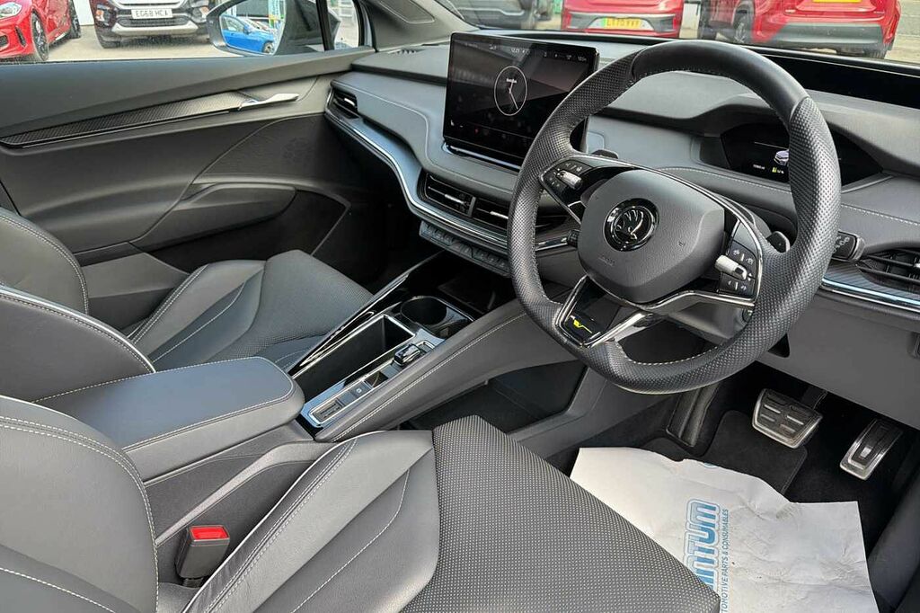 Skoda ENYAQ 220Kw Vrs 82Kwh 4X4 HK72WMV White #6