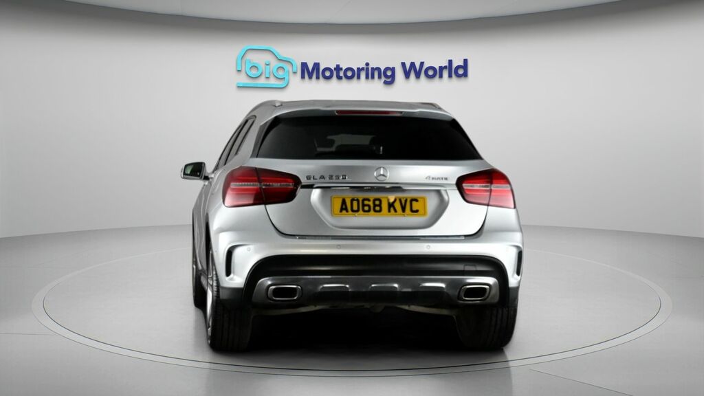 Mercedes-Benz GLA Class Amg Line AO68KVC Silver #6