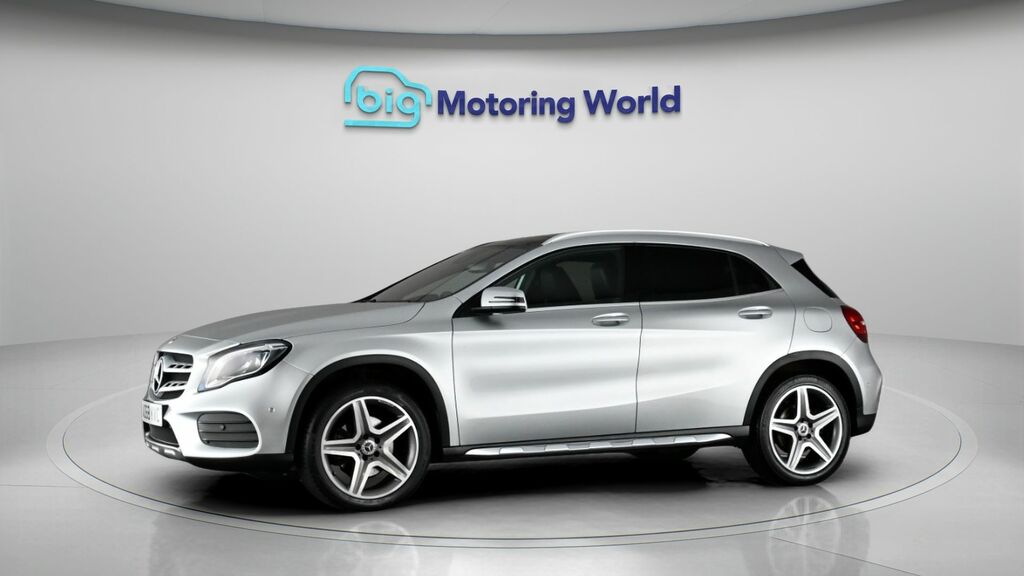 Mercedes-Benz GLA Class Amg Line AO68KVC Silver #4