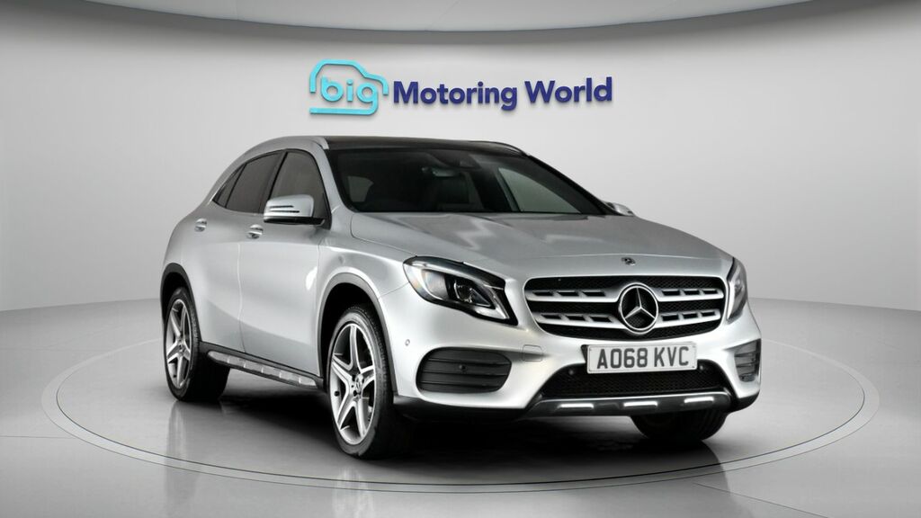Mercedes-Benz GLA Class Amg Line AO68KVC Silver #2