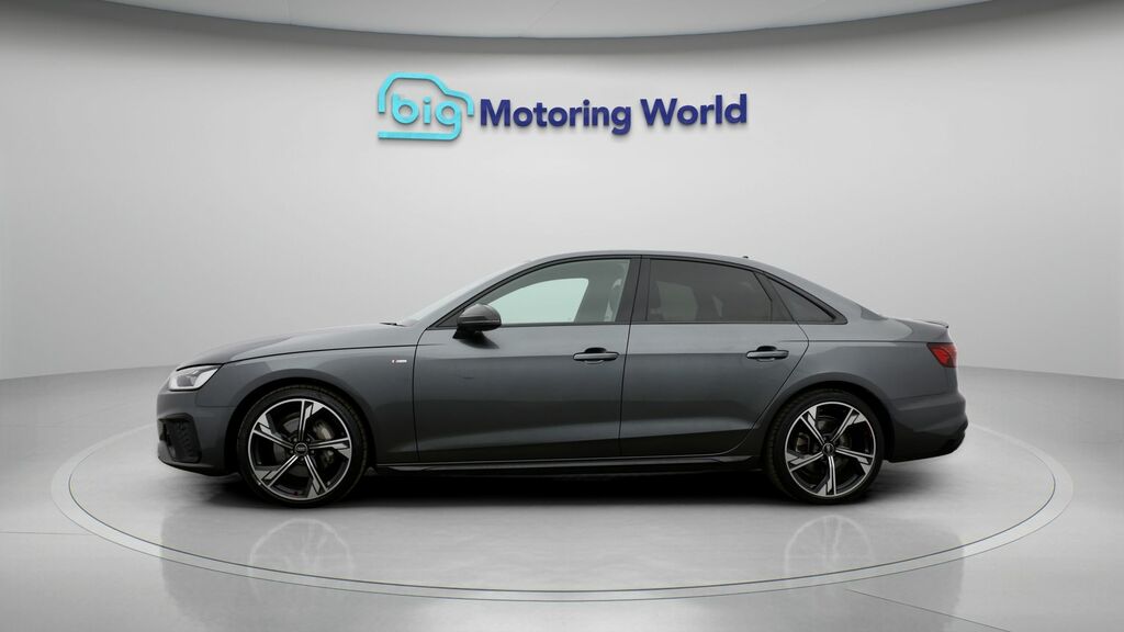 Audi A4 Black Edition Grey #4