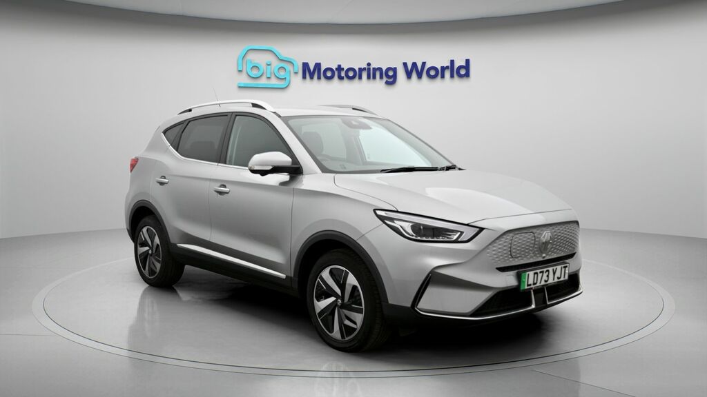 MG ZS Trophy Connect Long Range Silver