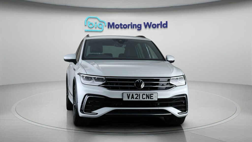 Volkswagen Tiguan R-line VA21CNE White #2