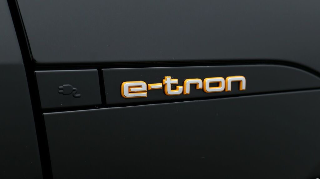 Audi E-tron Audi Estate 300Kw 55 Quattro 95Kwh S Line Grey #21