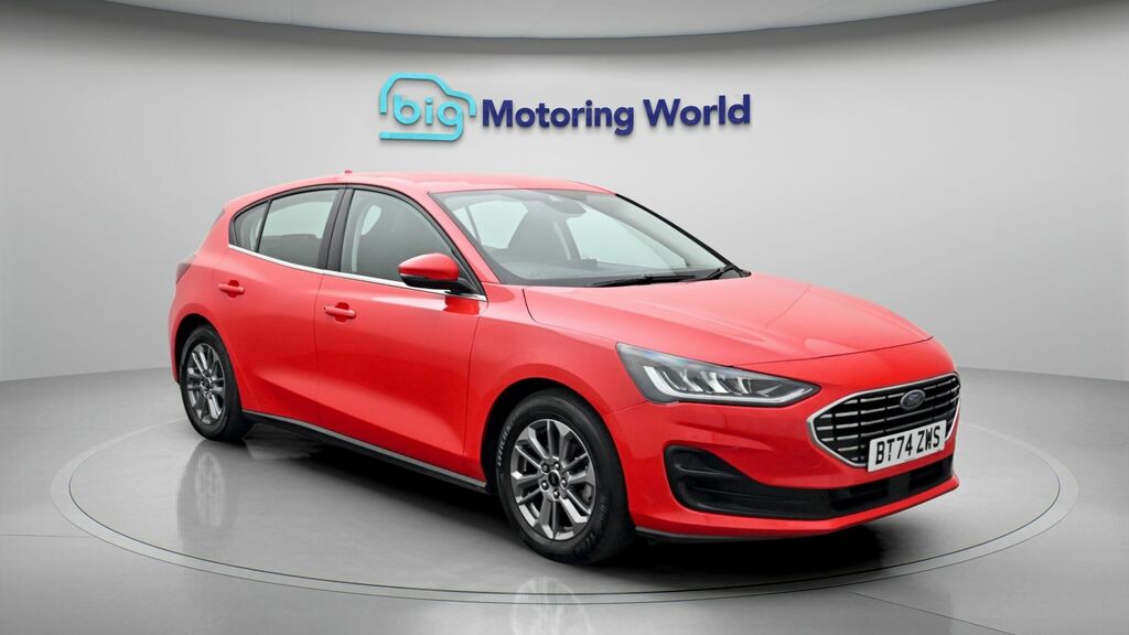 Ford Focus Titanium BT74ZWS Red