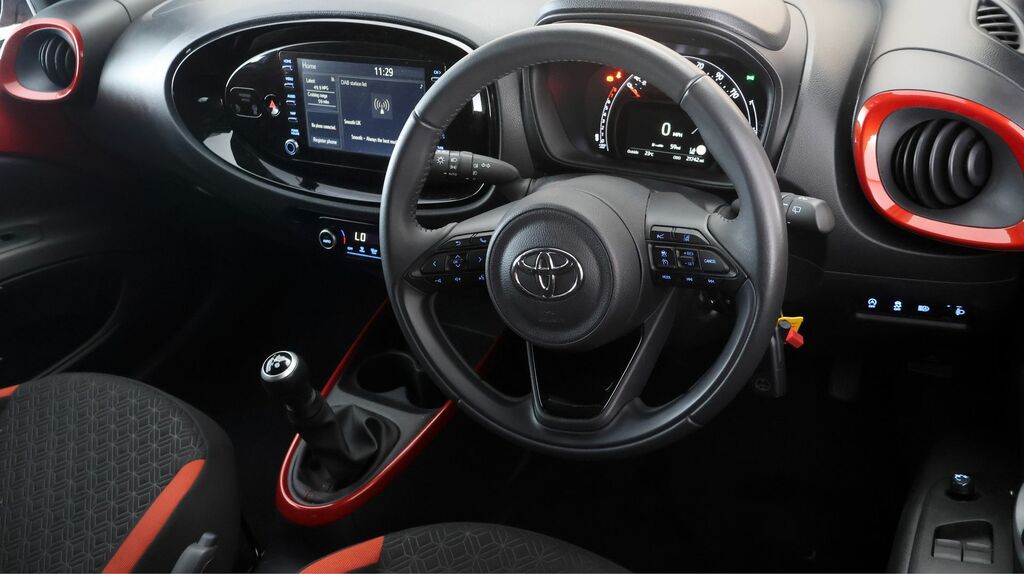 Toyota Aygo X 1.0 Vvt-i Pure White #9