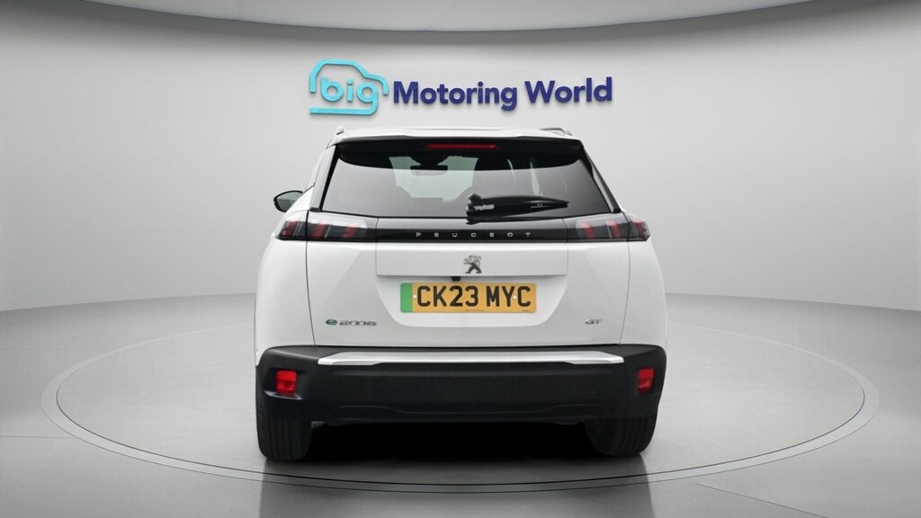 Peugeot e-2008 Gt White #6