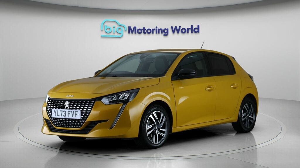 Peugeot 208 Allure Premium Yellow #3