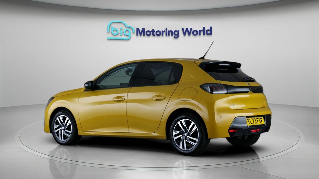 Peugeot 208 Allure Premium Yellow #5