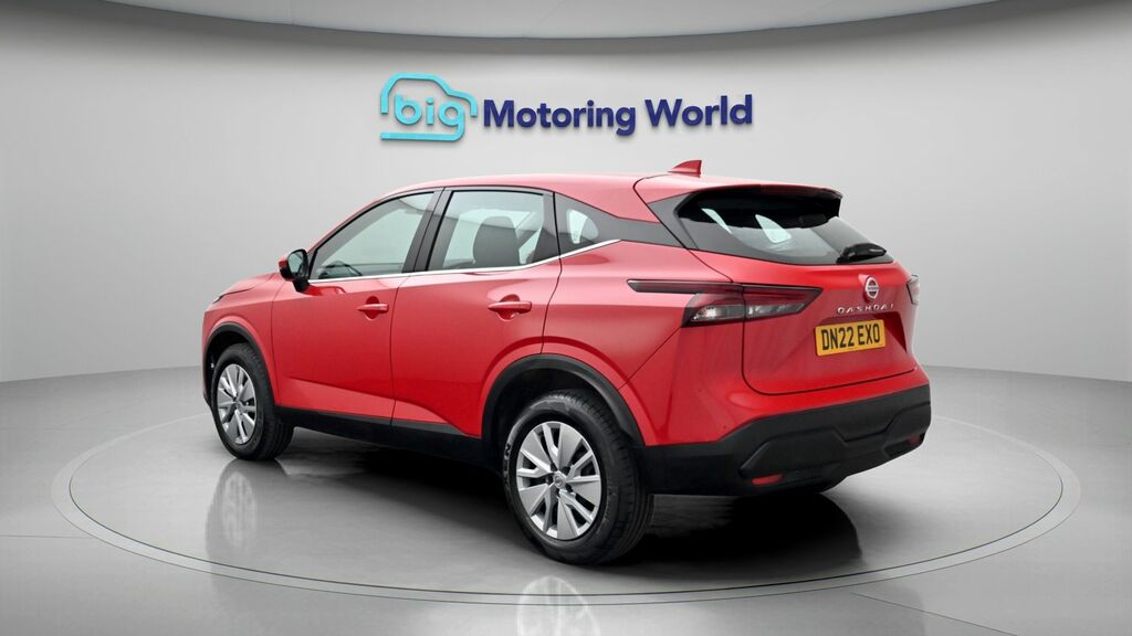Nissan Qashqai Visia Red #5