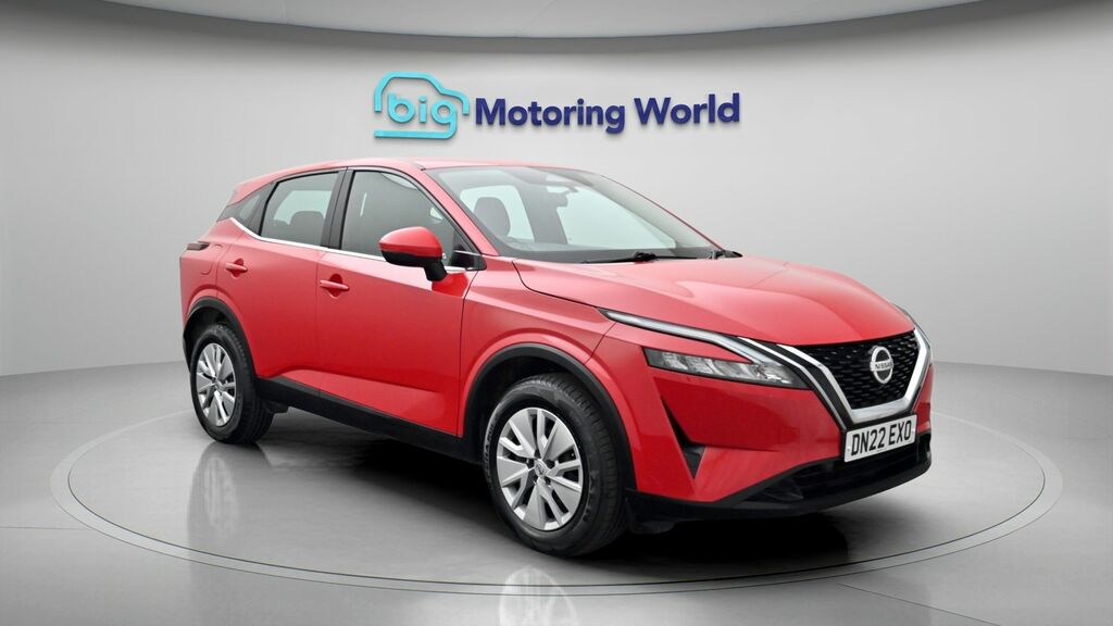 Nissan Qashqai Visia Red