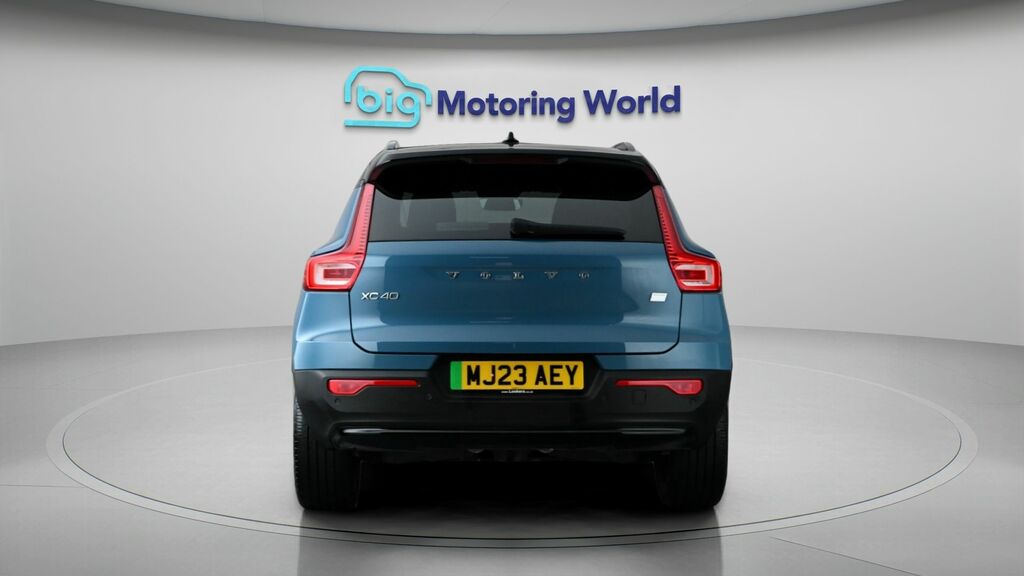 Volvo XC40 Core Blue #6
