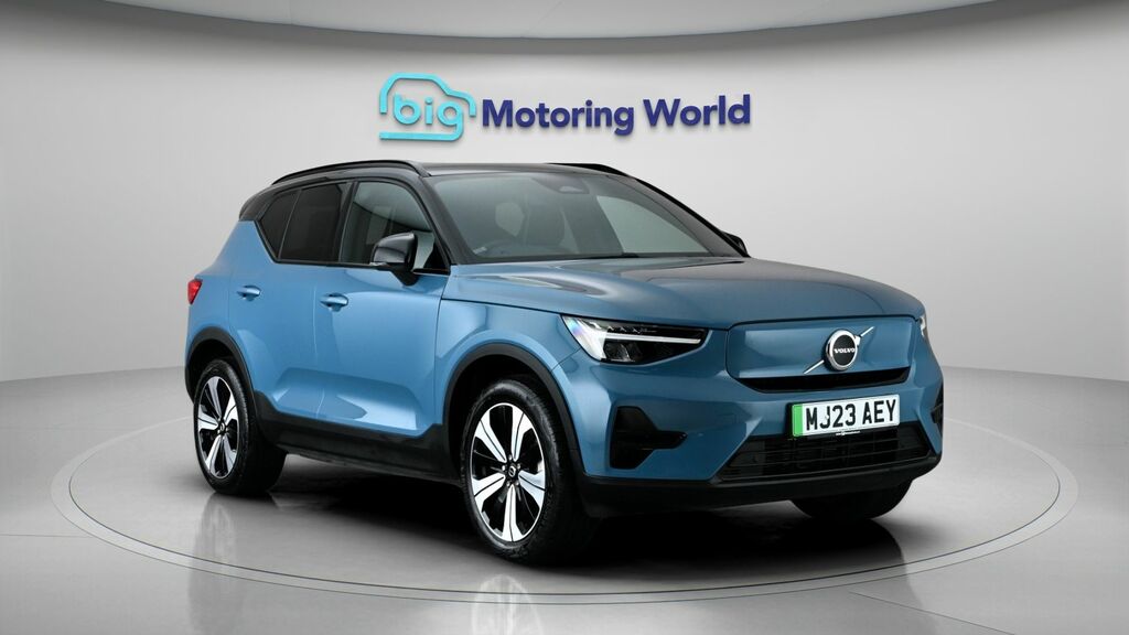 Volvo XC40 Core Blue