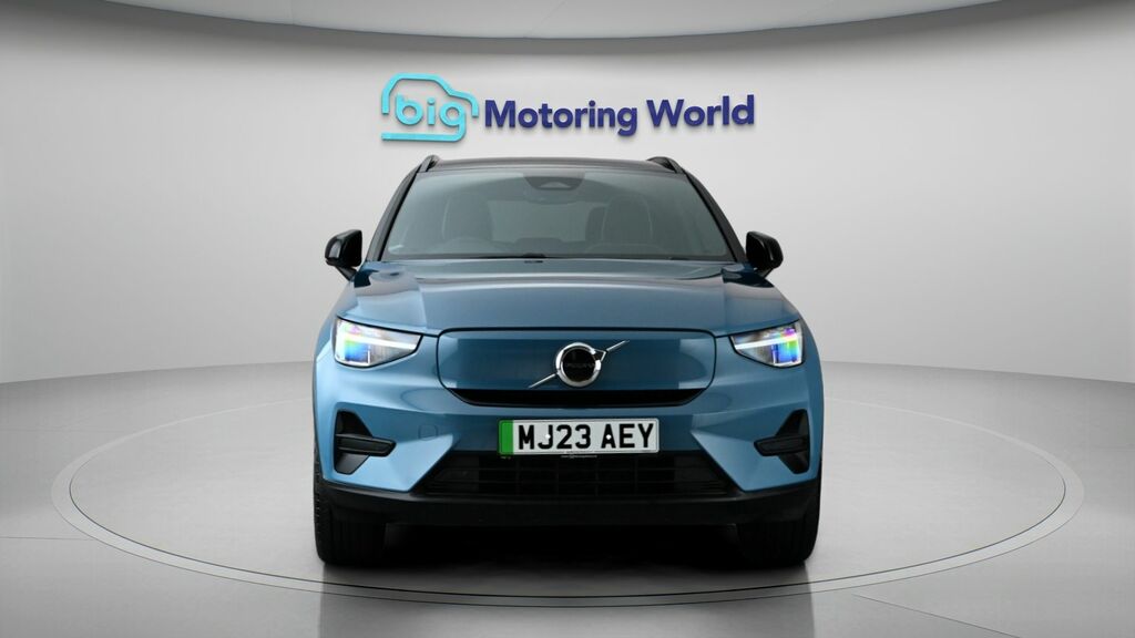 Volvo XC40 Core Blue #2