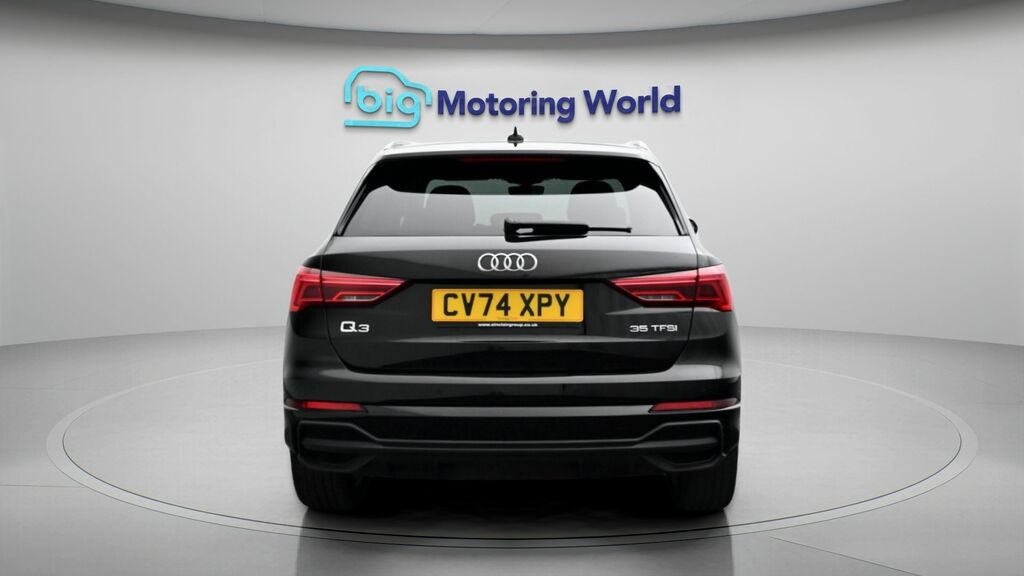 Audi Q3 S Line Black #6