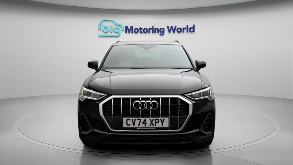Audi Q3 S Line Black #2