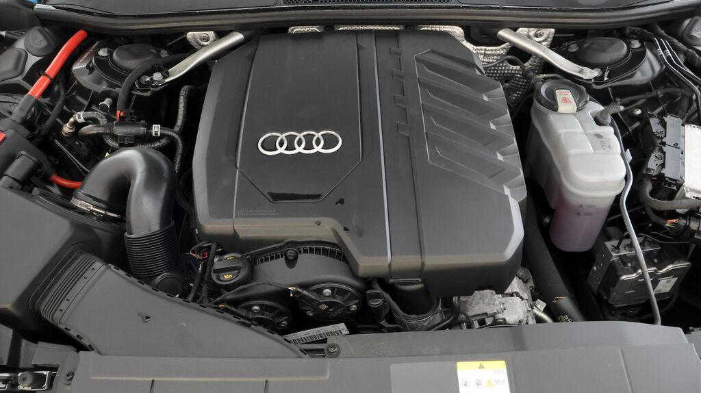 Audi A6 Saloon 50 Tfsi E 17.9Kwh Quattro Black Edition S Tron White #18