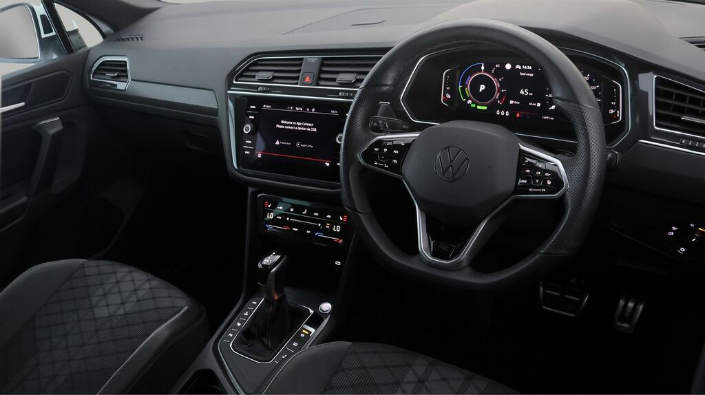 Volkswagen Tiguan 1.5 Etsi 150 Elegance Launch Edition Dsg White #9