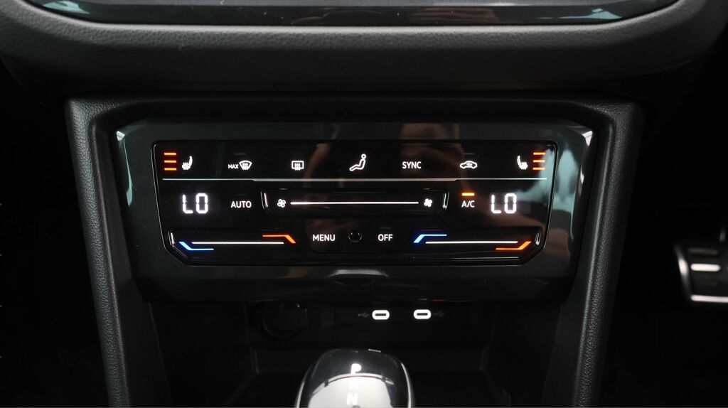 Volkswagen Tiguan 1.5 Etsi 150 Elegance Launch Edition Dsg White #11