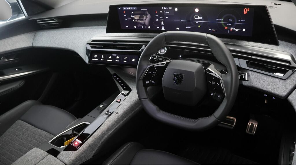 Peugeot 5008 1.2 Hybrid 145 Allure E-dsc6 Grey #9