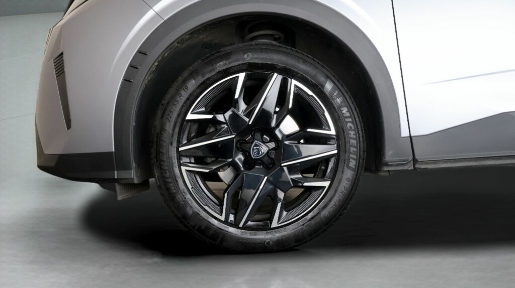 Peugeot 5008 1.2 Hybrid 145 Allure E-dsc6 Grey #17