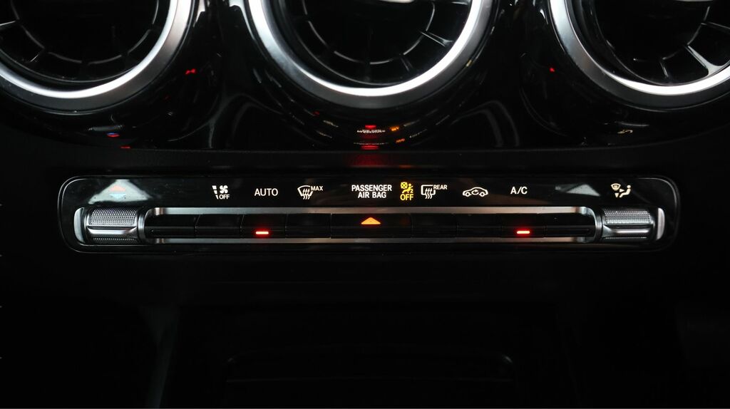 Mercedes-Benz GLA Class 1.3 Gla200h Mhev Amg Line Executive 7G-dct Euro Black #11