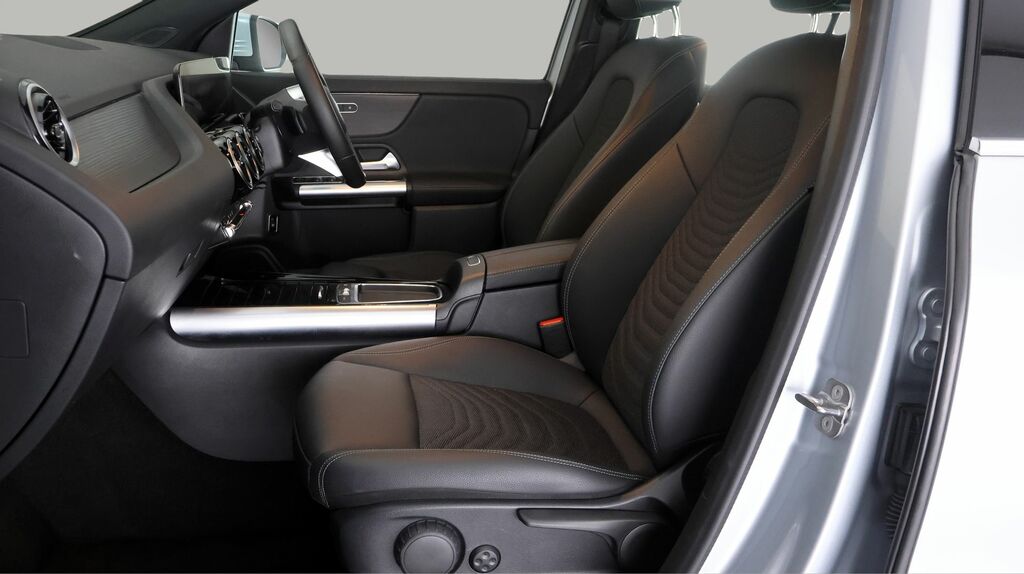 Mercedes-Benz GLA Class 1.3 Gla200h Mhev Amg Line Executive 7G-dct Euro Black #13