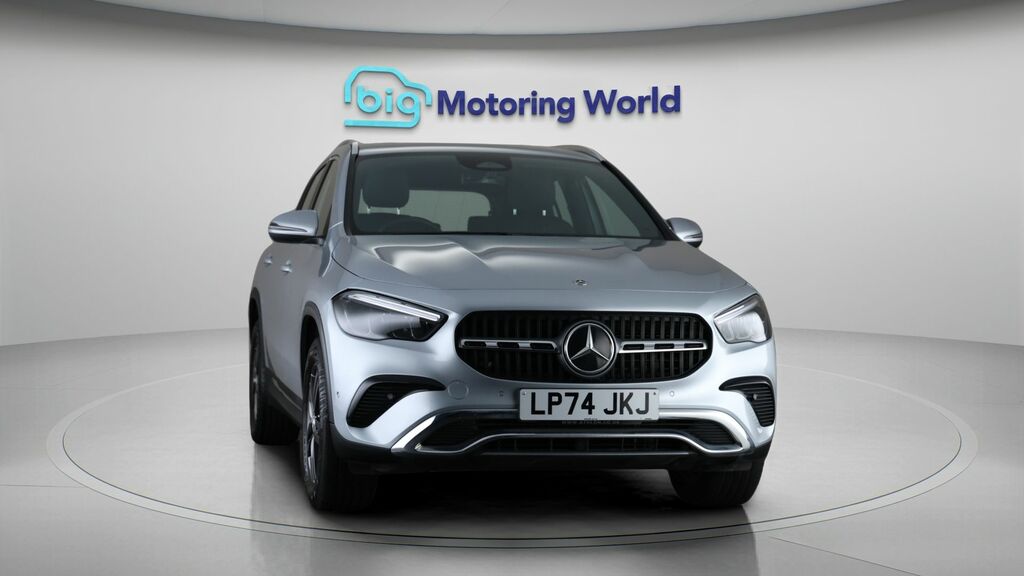 Mercedes-Benz GLA Class Sport Edition Silver #2