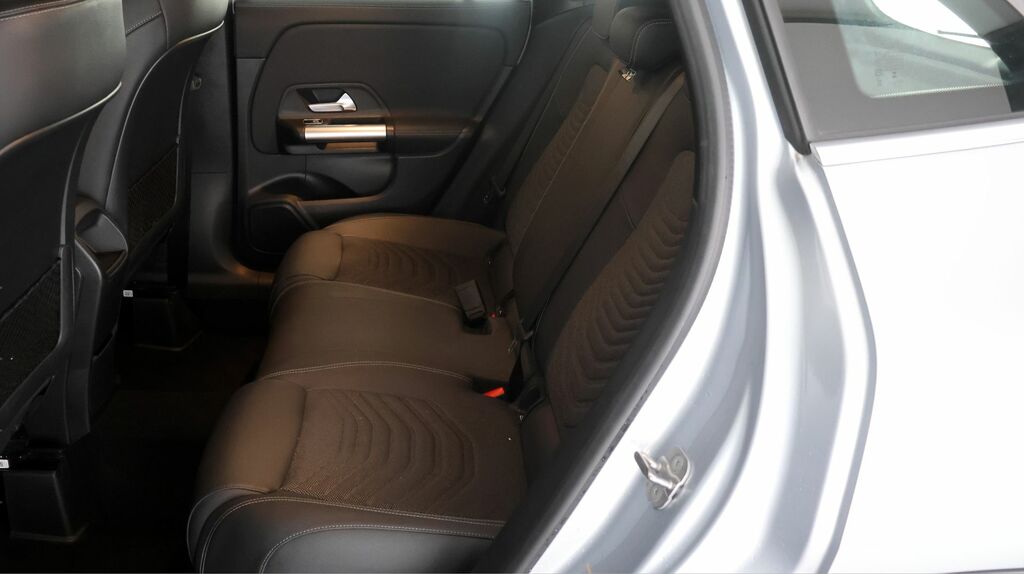 Mercedes-Benz GLA Class 1.3 Gla200h Mhev Amg Line Executive 7G-dct Euro Black #15