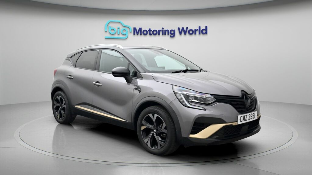 Renault Captur E-tech Engineered Black