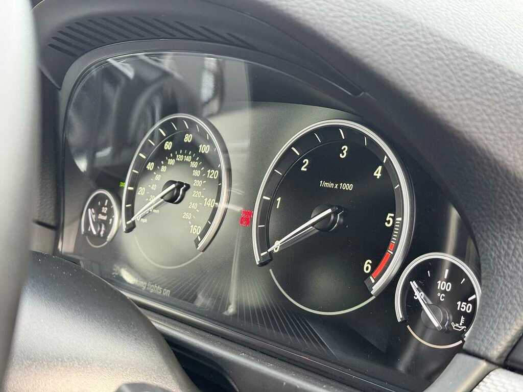 BMW 5 Series Saloon 520D M Sport 2015 White #32