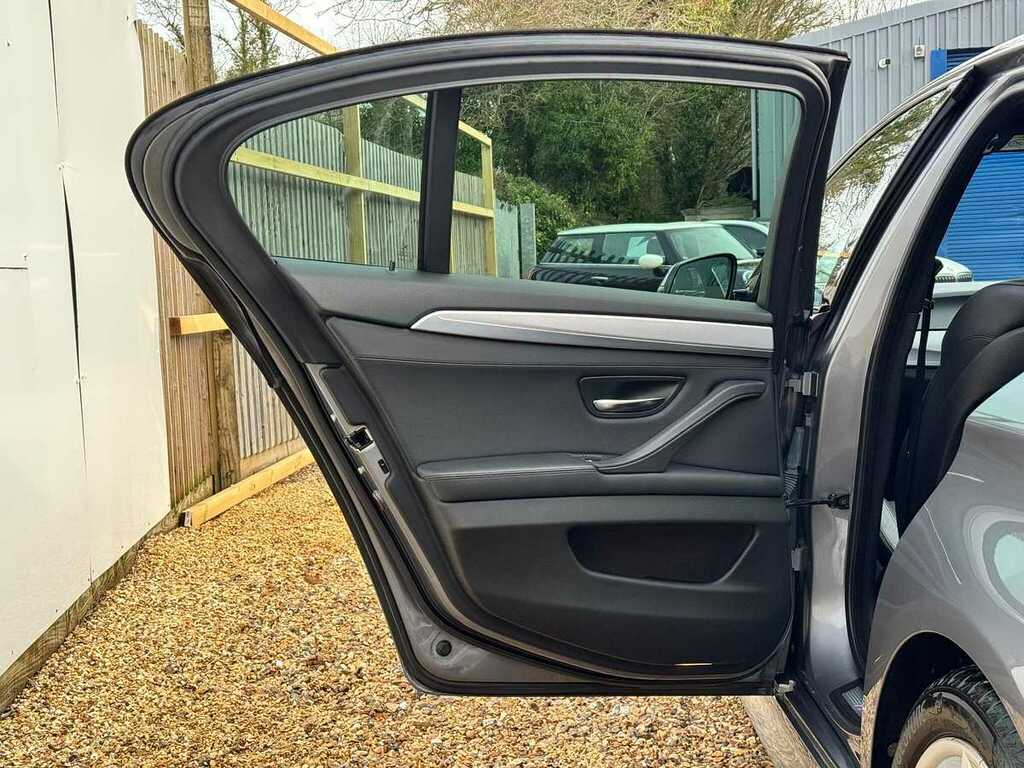 BMW 5 Series Saloon 520D M Sport 2015 White #23