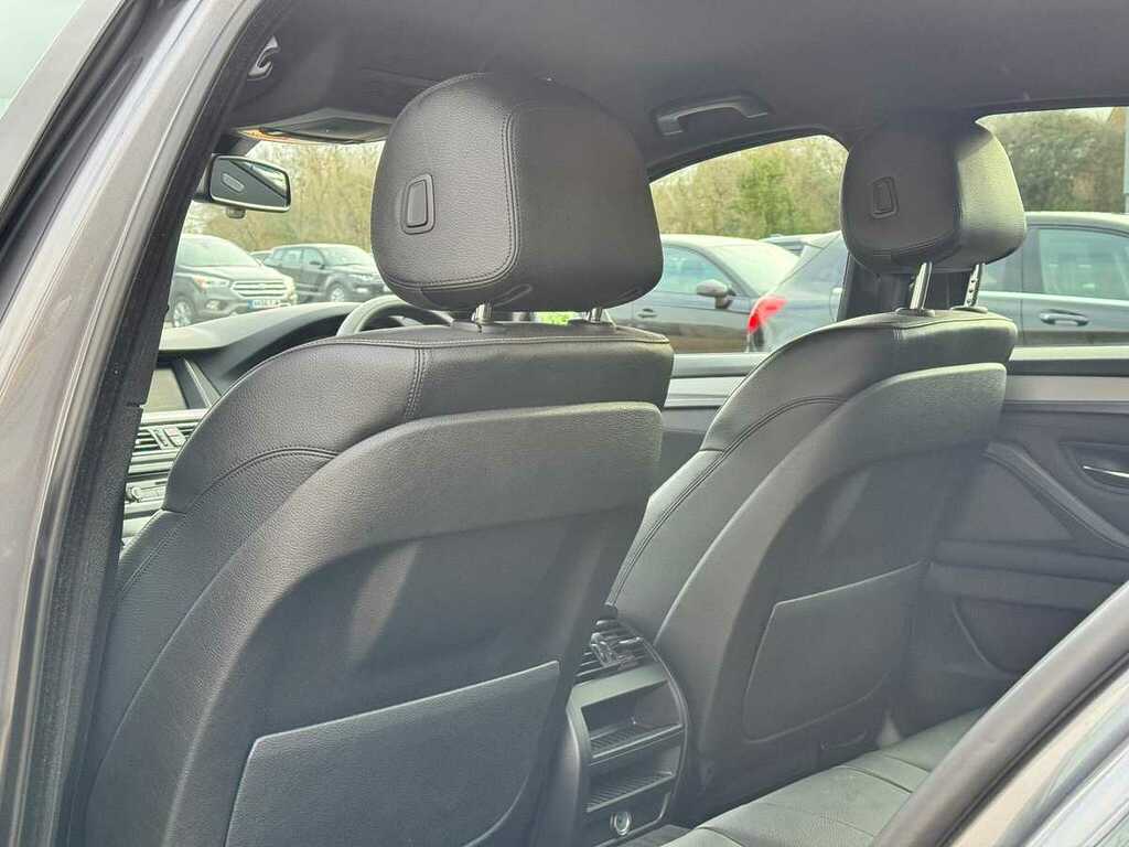 BMW 5 Series Saloon 520D M Sport 2015 White #13