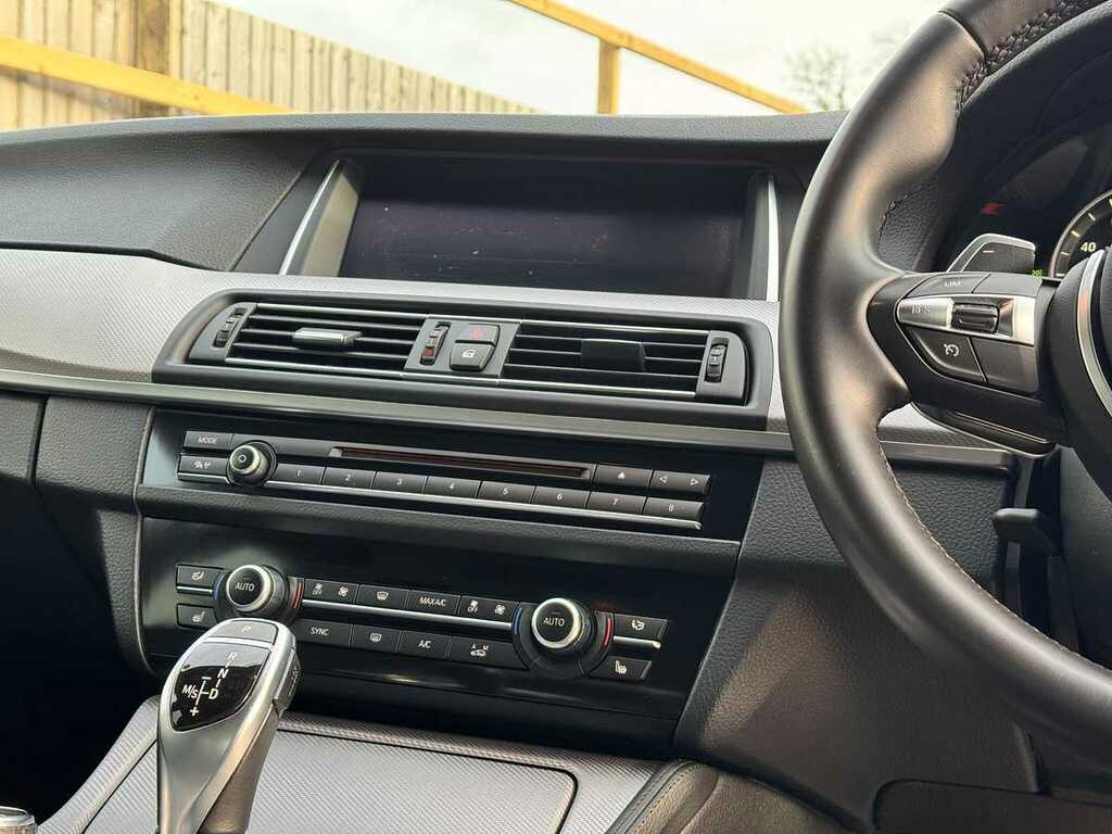 BMW 5 Series Saloon 520D M Sport 2015 White #39