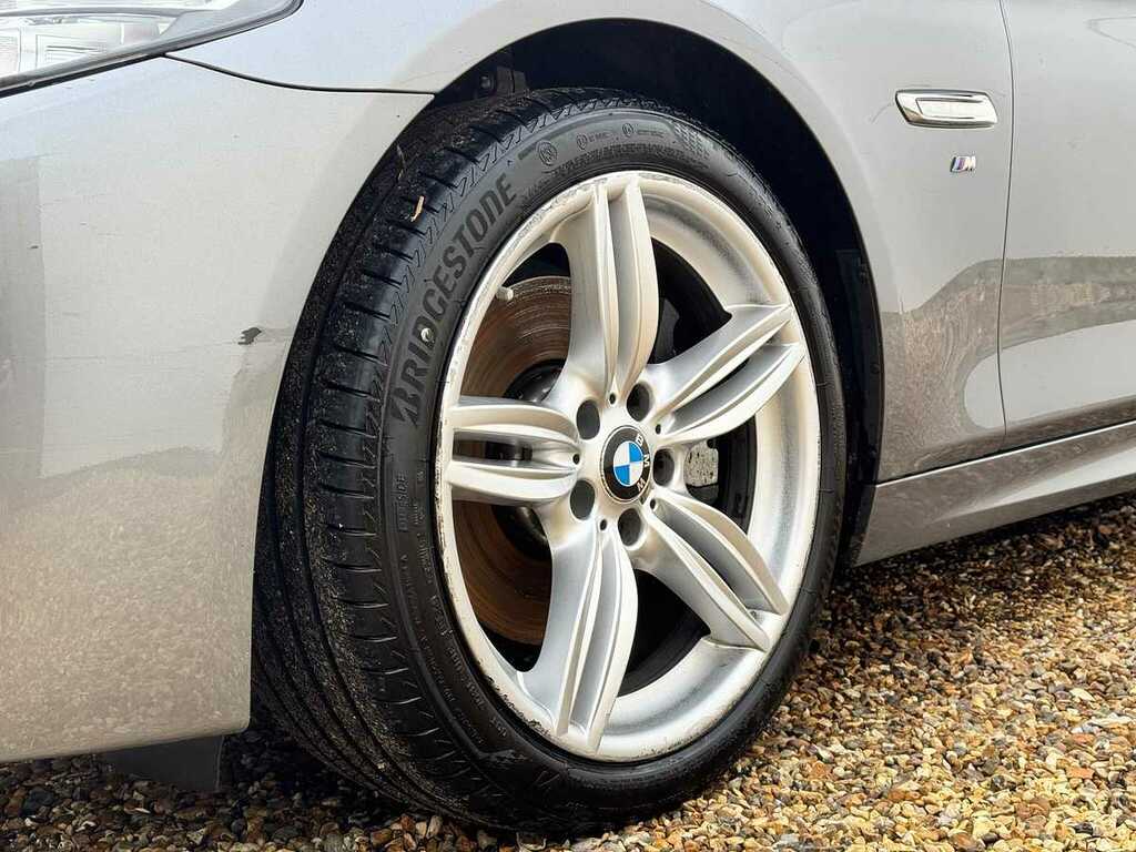 BMW 5 Series Saloon 520D M Sport 2015 White #28
