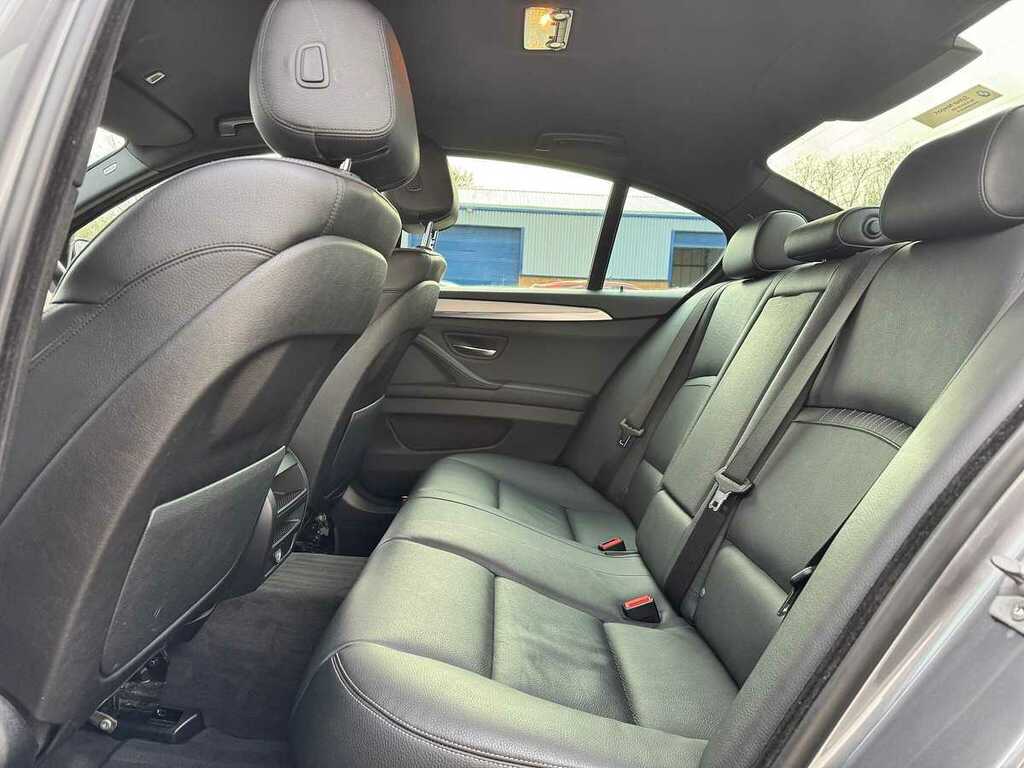 BMW 5 Series Saloon 520D M Sport 2015 White #14